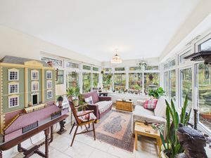 Garden Room- click for photo gallery
